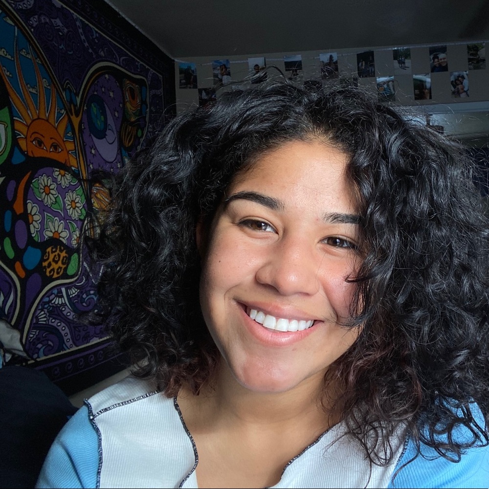 Meet your Posher, Zya